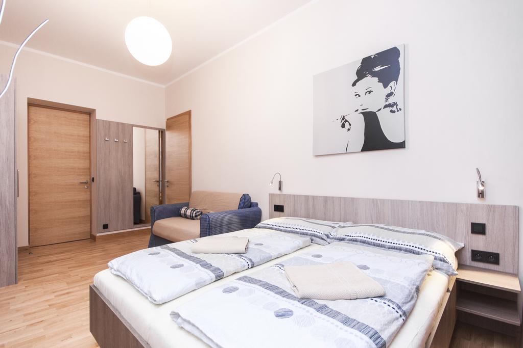 Manesova Astra Apartment ปราก ห้อง รูปภาพ
